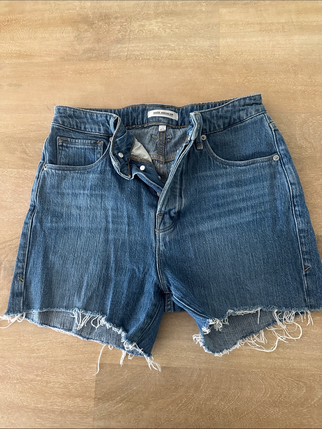 Good American Distressed High-Rise Denim Shorts - Indigo Blue